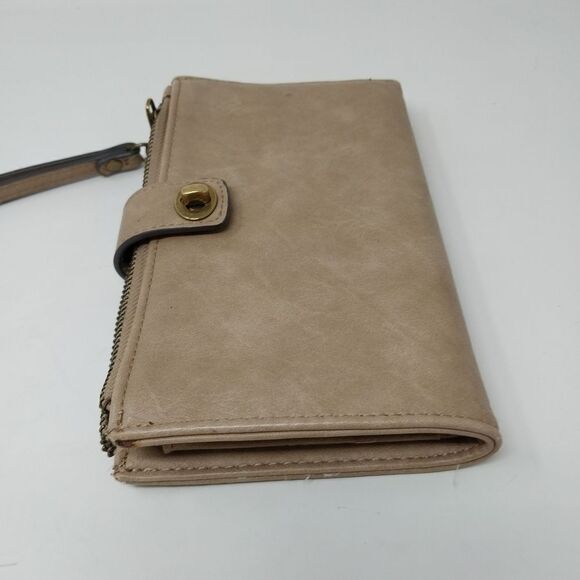 Maurice's Tan faux leather wallet. - Picture 4 of 15